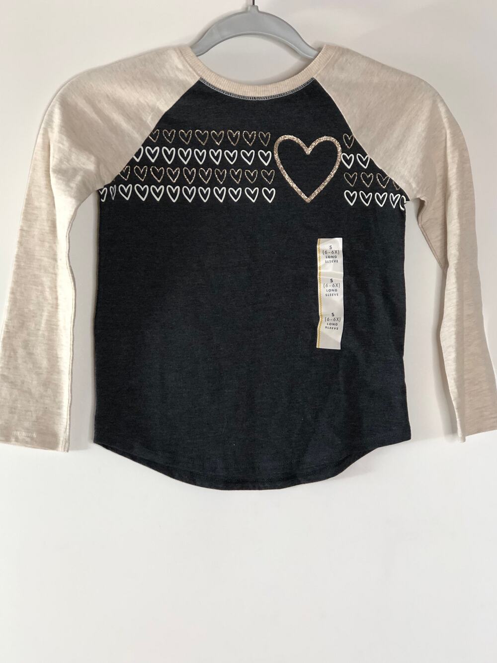 Cat & jack new with tags size small, long-sleeved shirt,